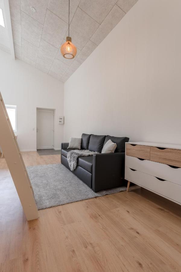 Studio Apartments Close To Airport Мидвагур Экстерьер фото
